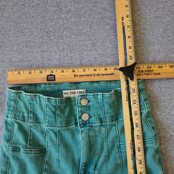 We The Free Women Jayde Flare Jeans Size 26S Button 30" Inseam - Picture 4 of 6